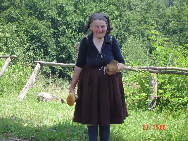 C3DSC2321-Batrana cu ciuperci.JPG